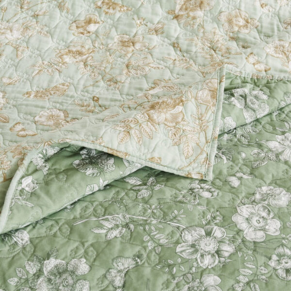 Vola 2 Piece Twin Quilt Set, Floral Pattern, Light Green Microfiber