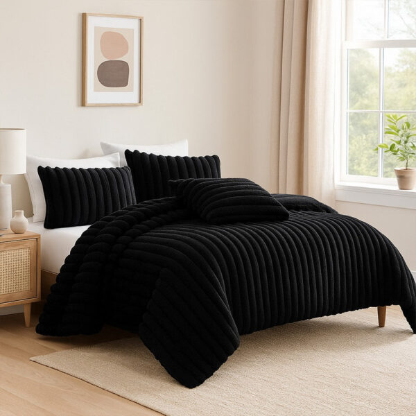 Sieno 4pc Queen Comforter Set, Shams, Black Faux Fur, Micro Mink Back