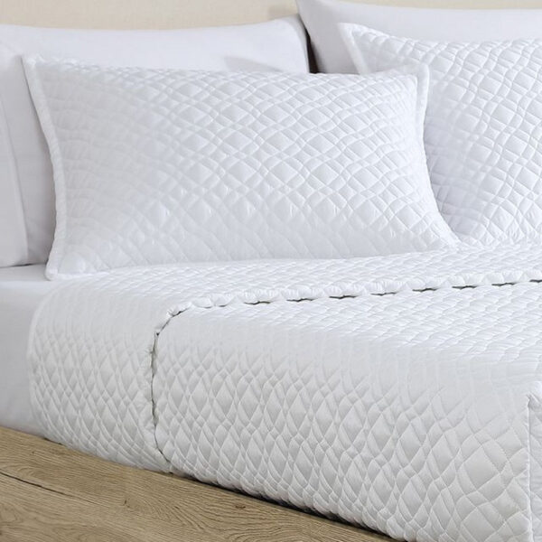Keo 3pc Queen Coverlet Set, Reversible, Shams, White Silky Fabric