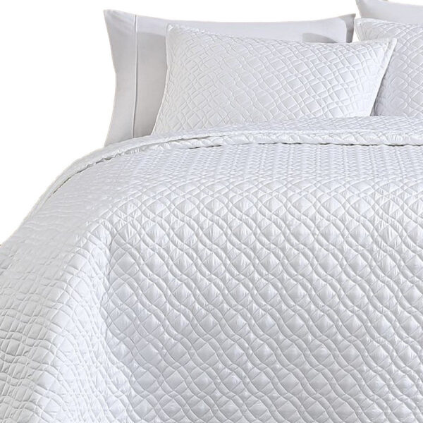 Keo 3pc Queen Coverlet Set, Reversible, Shams, White Silky Fabric