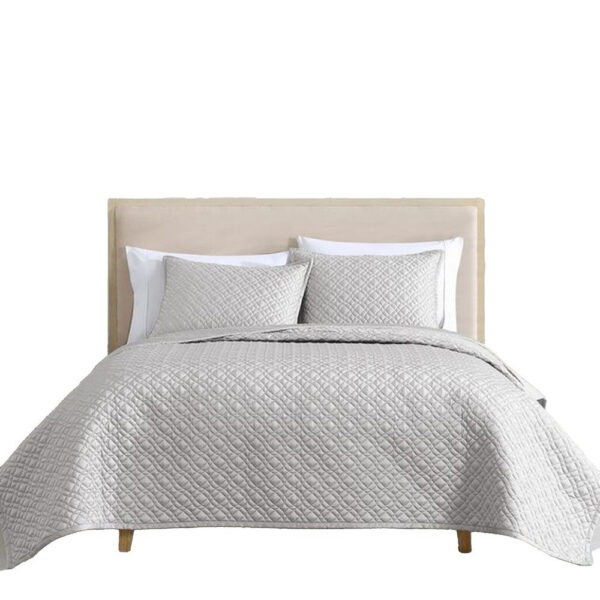 Keo 3pc Queen Coverlet Set, Reversible, Shams, Silver Silky Fabric