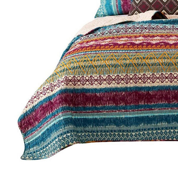 Tribal Print King Quilt Set with Decorative Pillows, Multicolor