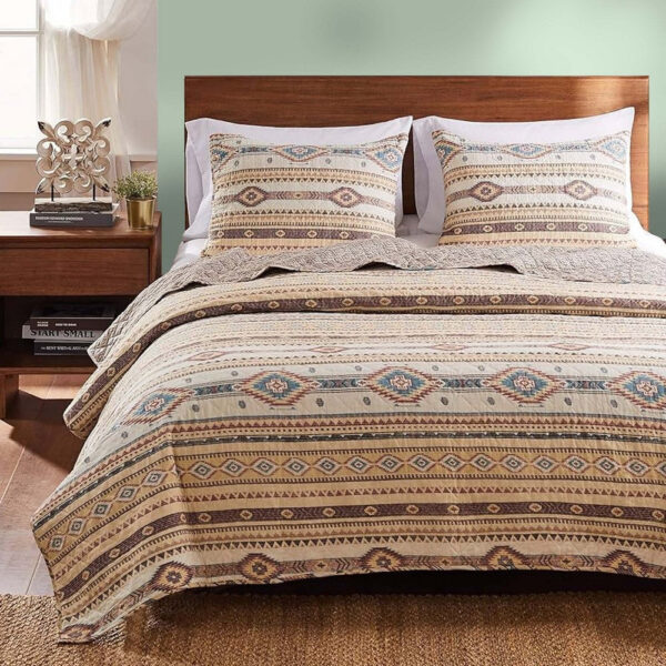 King Size 3 Piece Polyester Quilt Set with Kilim Pattern, Multicolor
