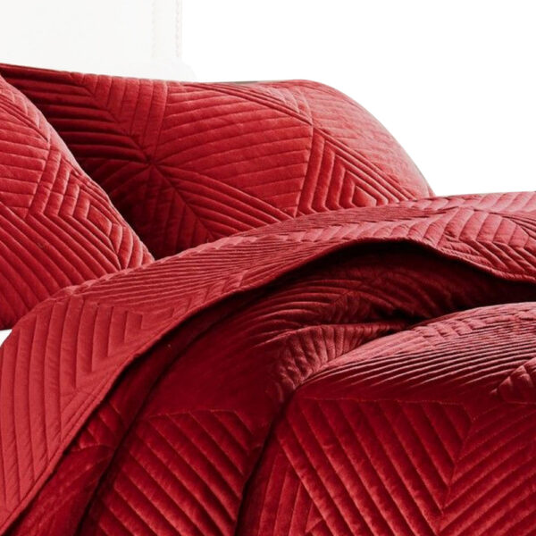 Ahab 2 Piece Twin Quilt Set with 1 Pillow Sham, Dutch Velvet Face, Red