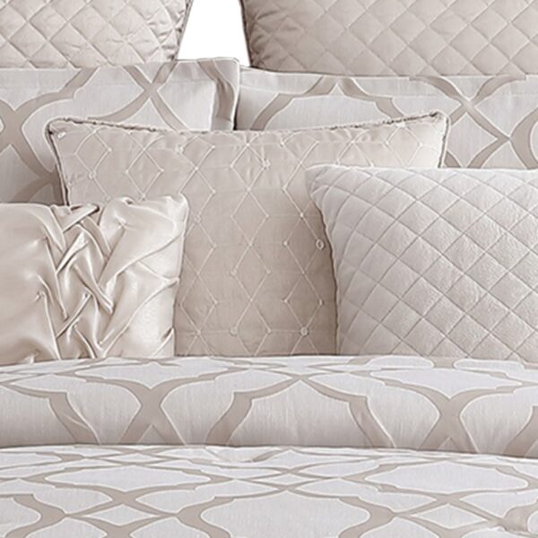 1502202669914831569da.jpeg 10 Piece King Size Fabric Comforter Set with Quatrefoil Prints, White