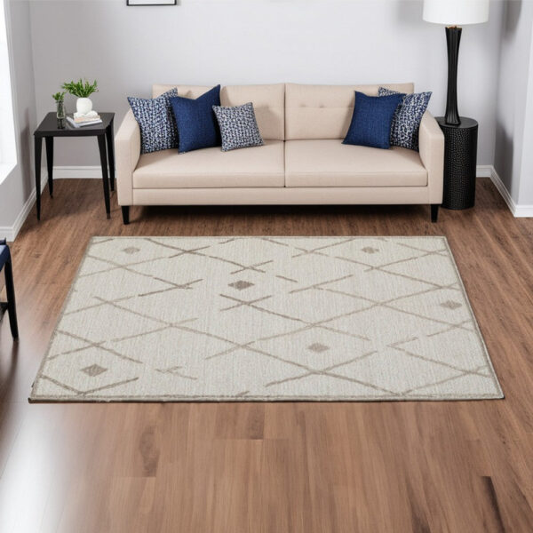 Hima 5 x 7 Area Rug, Geometric Pattern, Hand Tufted Gray Wool Cotton Back